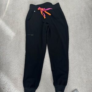 Black figs joggers